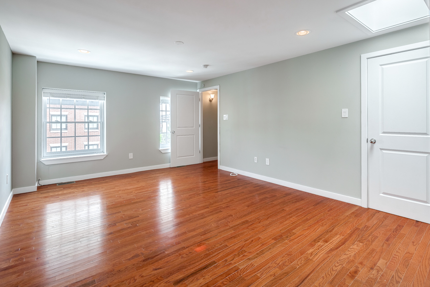 Property Photo For 301 Market St, Unit 3R