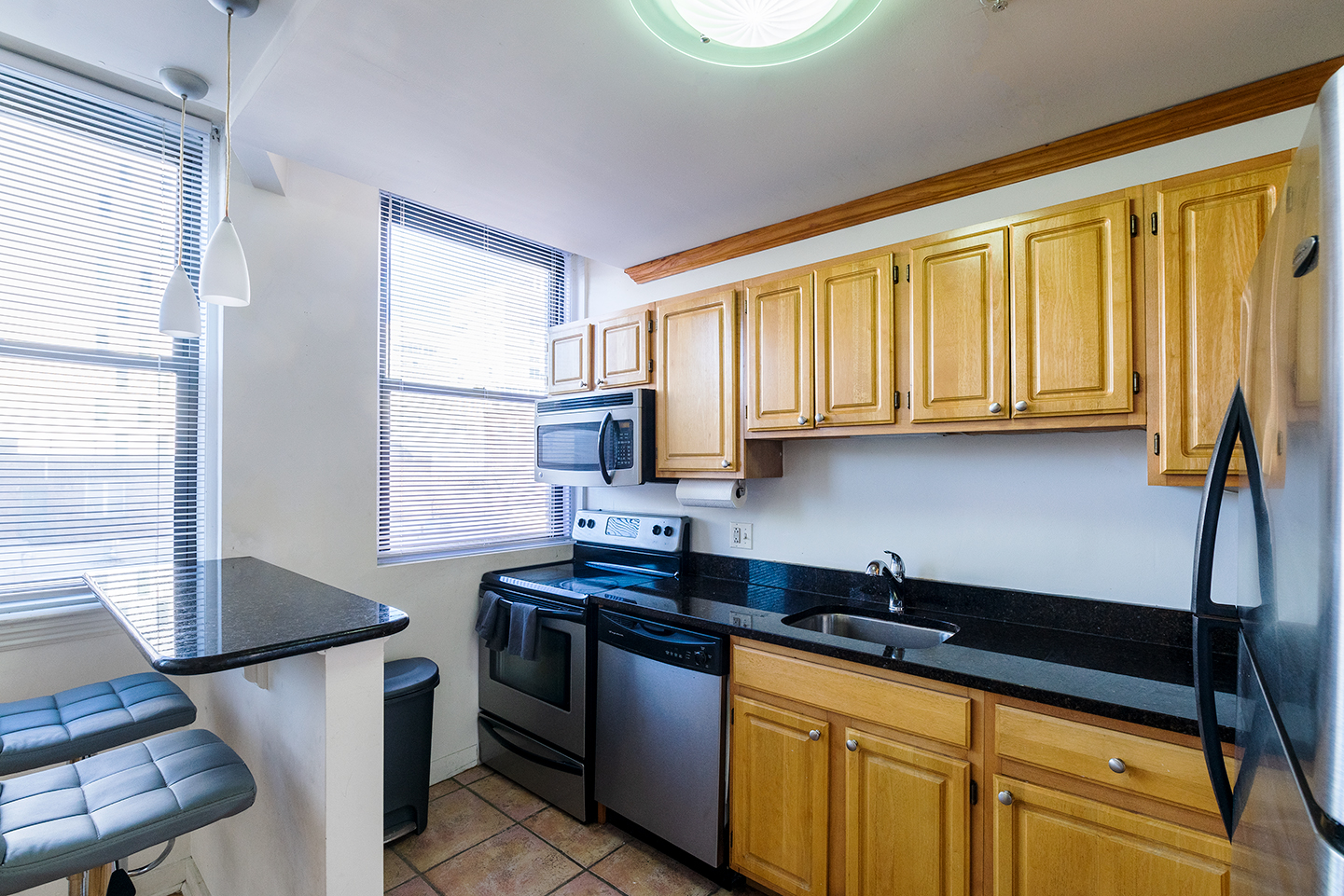 Property Photo For 1939 Chestnut St, Unit 3B