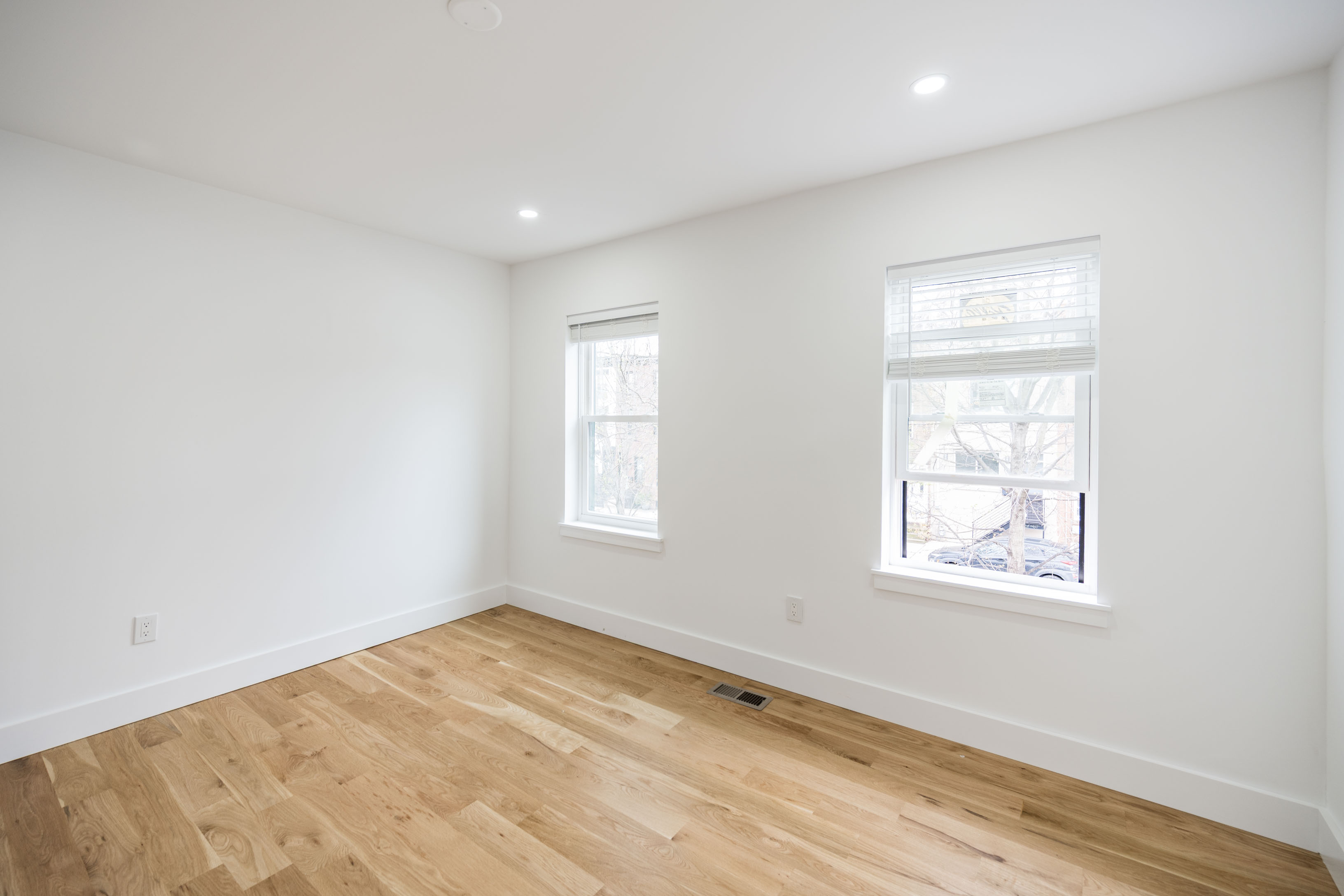 2009 E Cumberland St_-14