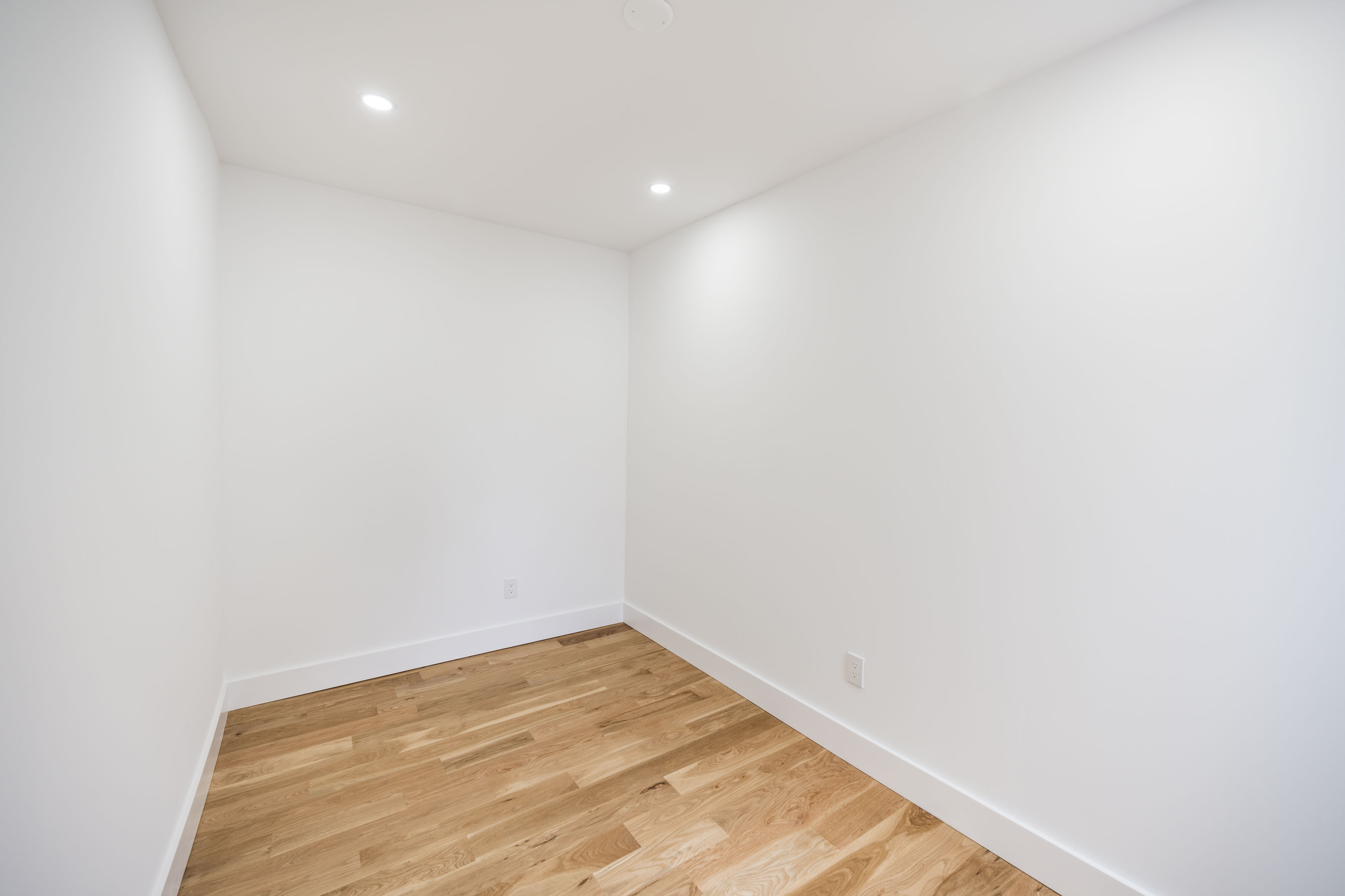 2009 E Cumberland St_-15