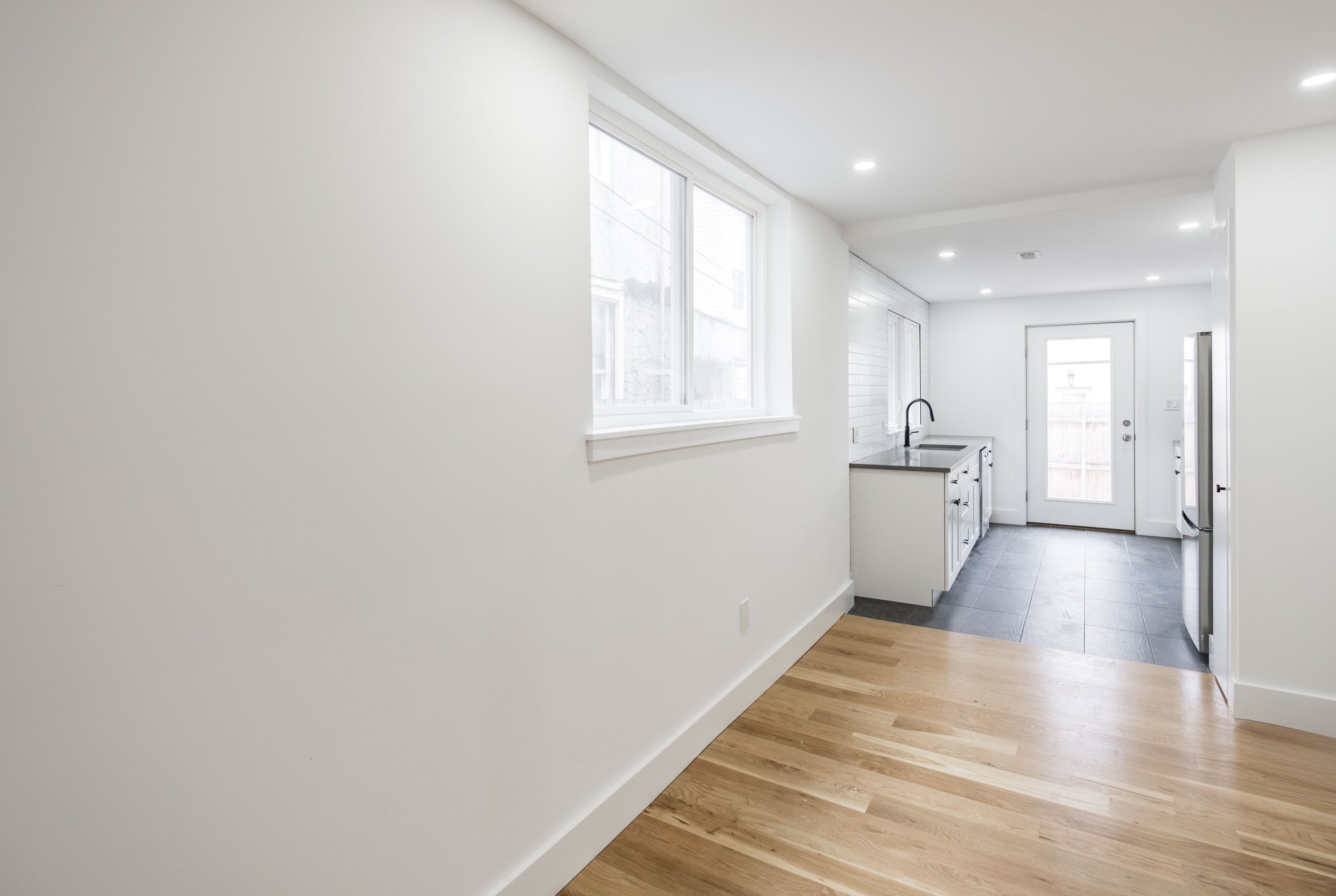 2009 E Cumberland St_-3