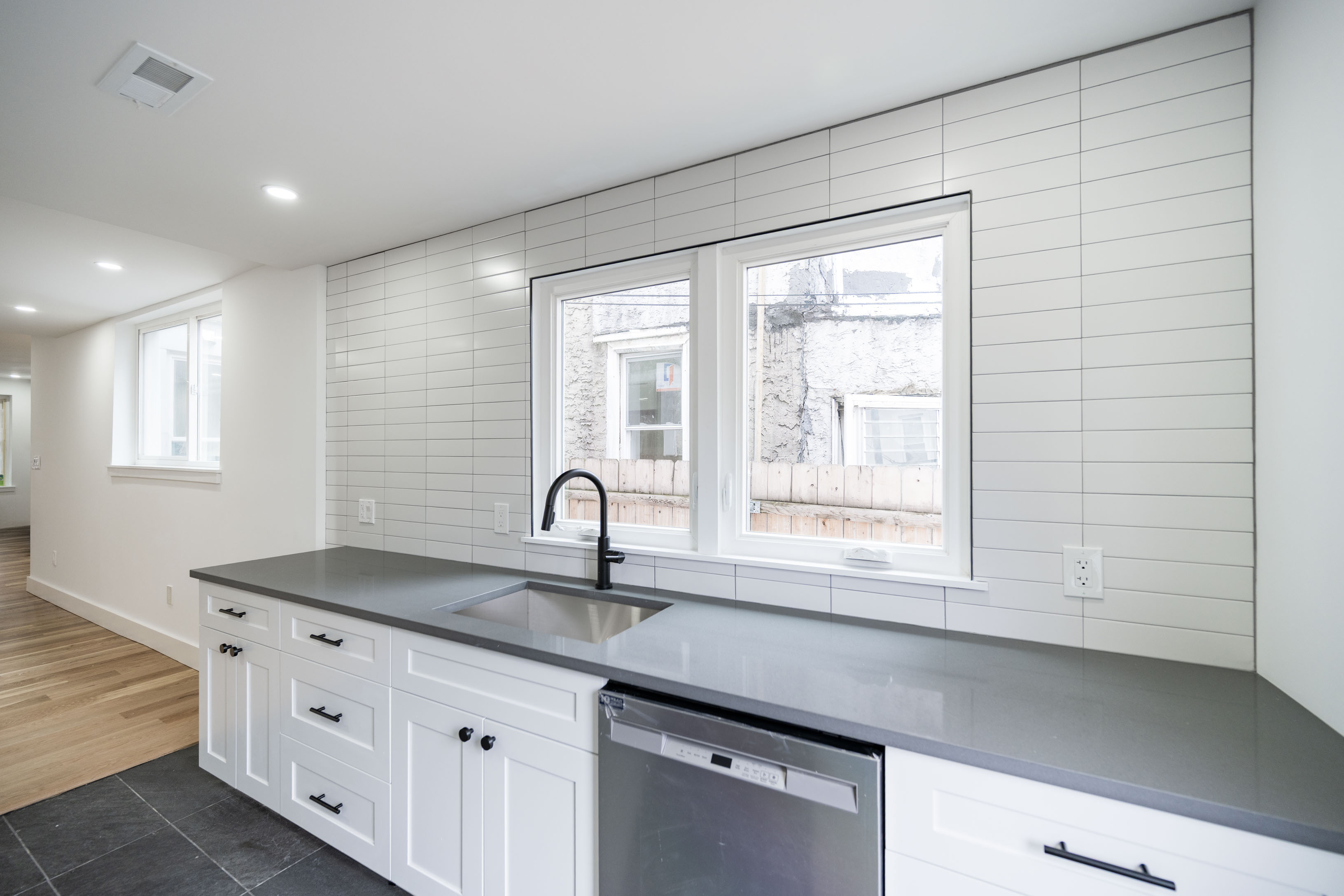 2009 E Cumberland St_-7