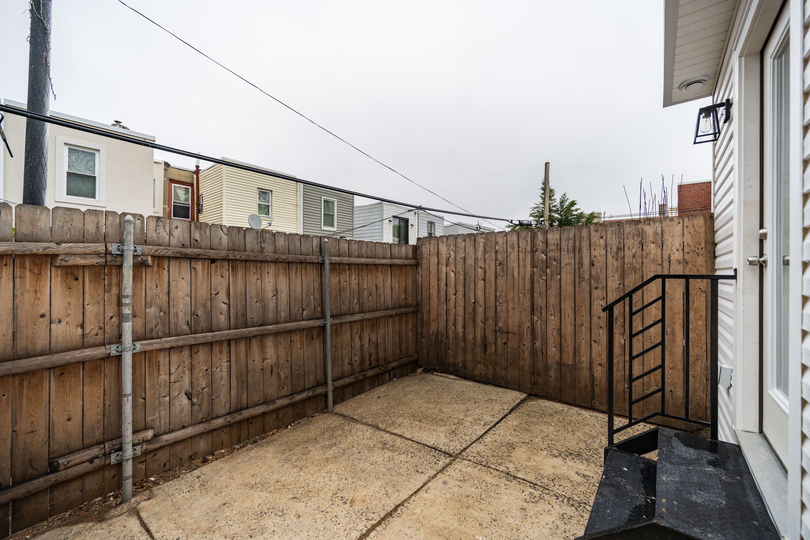 2009 E Cumberland St_-8