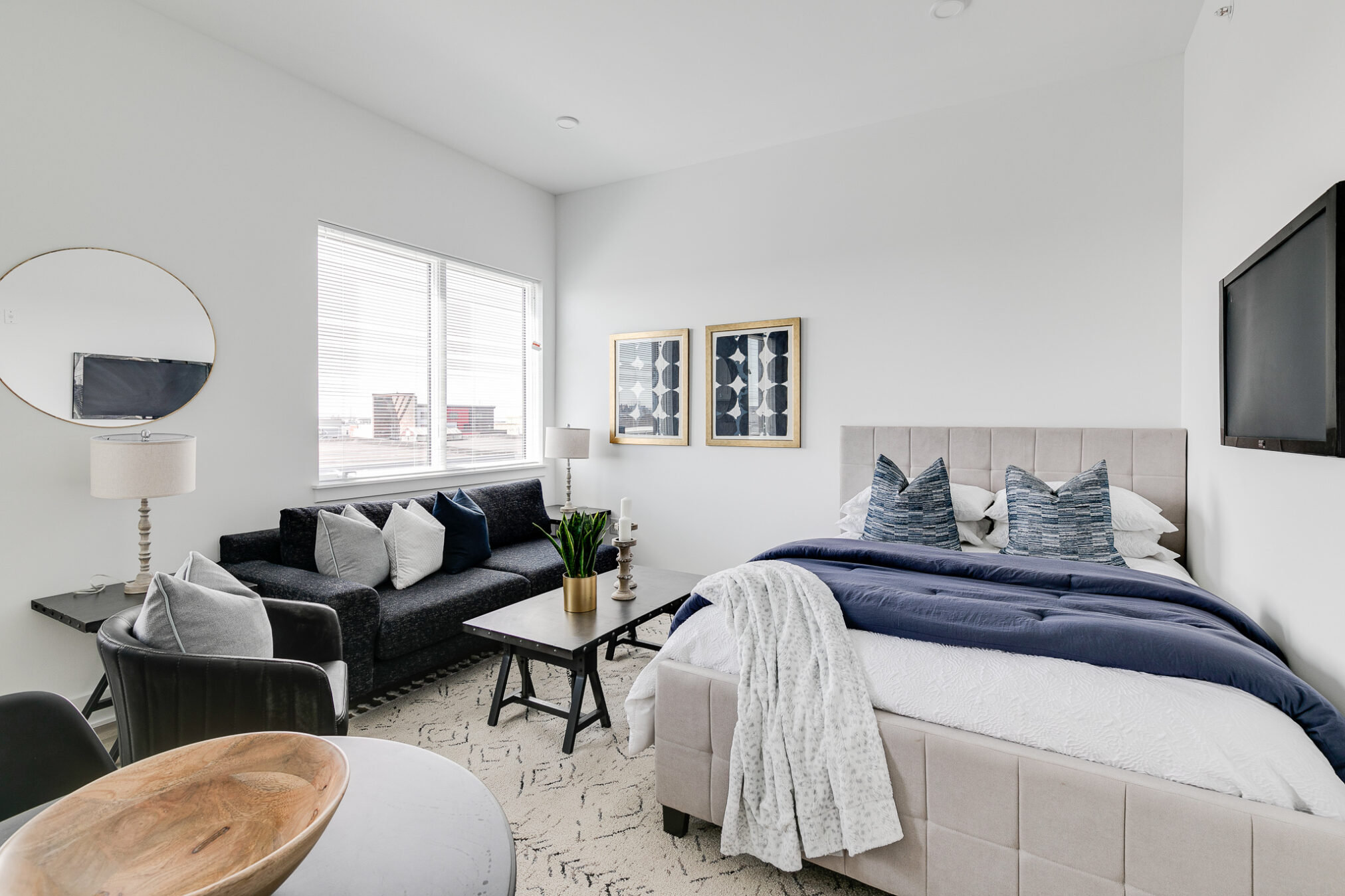 Property Photo For 2201 Washington Ave, Unit 413