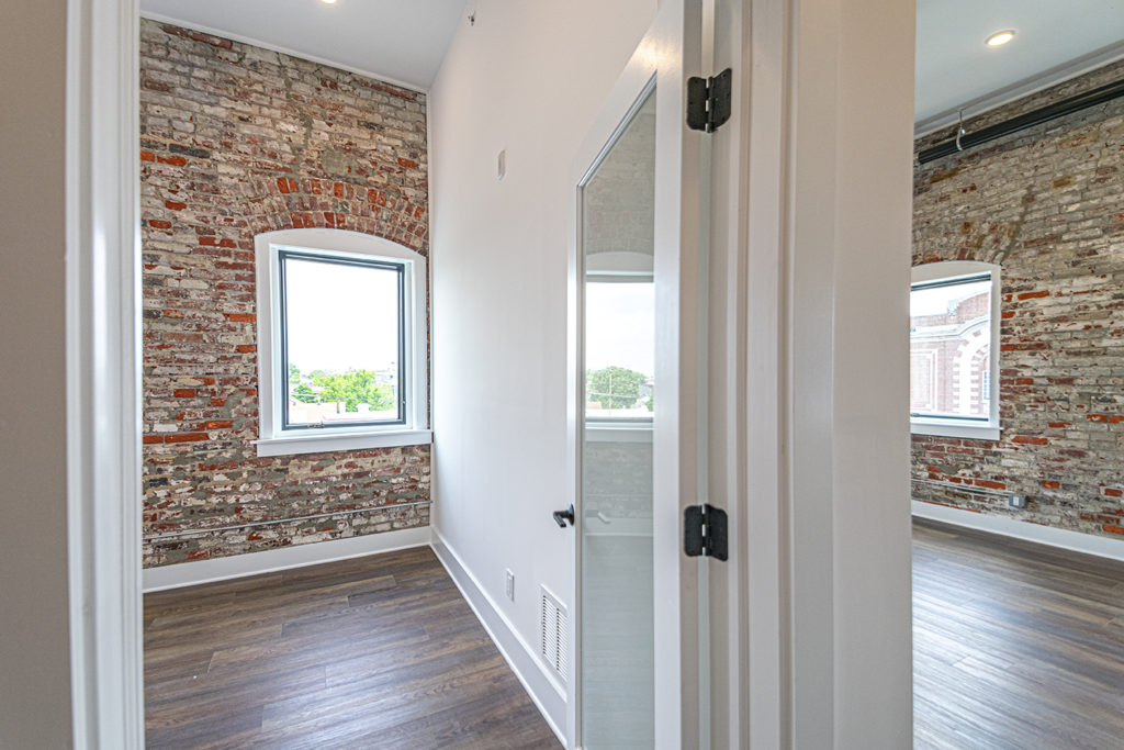 Property Photo For 1211 Bainbridge St, Unit 4A