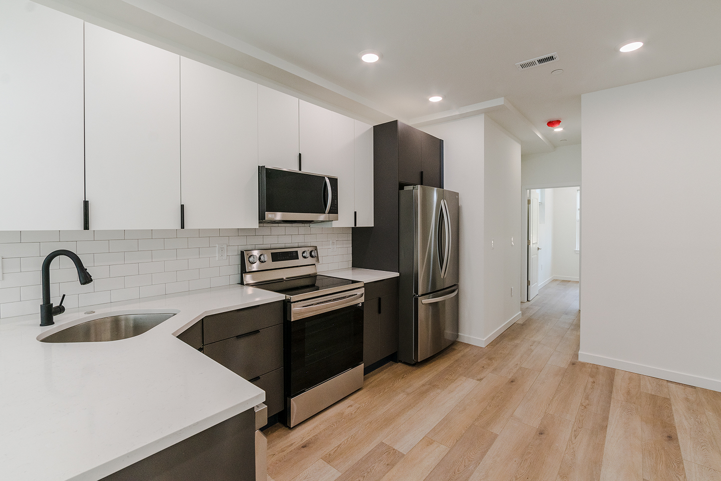 Property Photo For 1003 W Dakota St, Unit 1