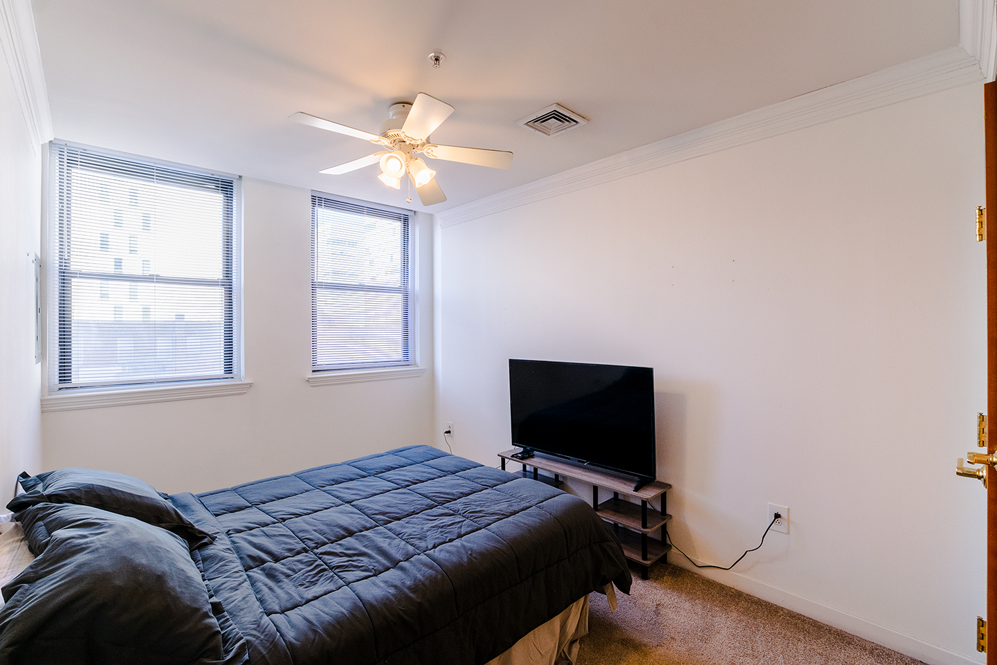 Property Photo For 1939 Chestnut St, Unit 3B