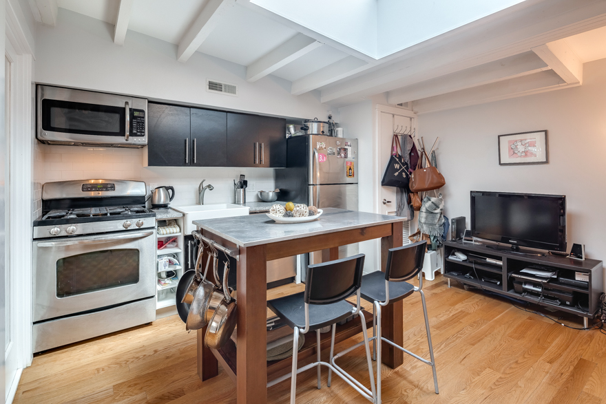 Property Photo For 1320 Pine St, Unit 4F