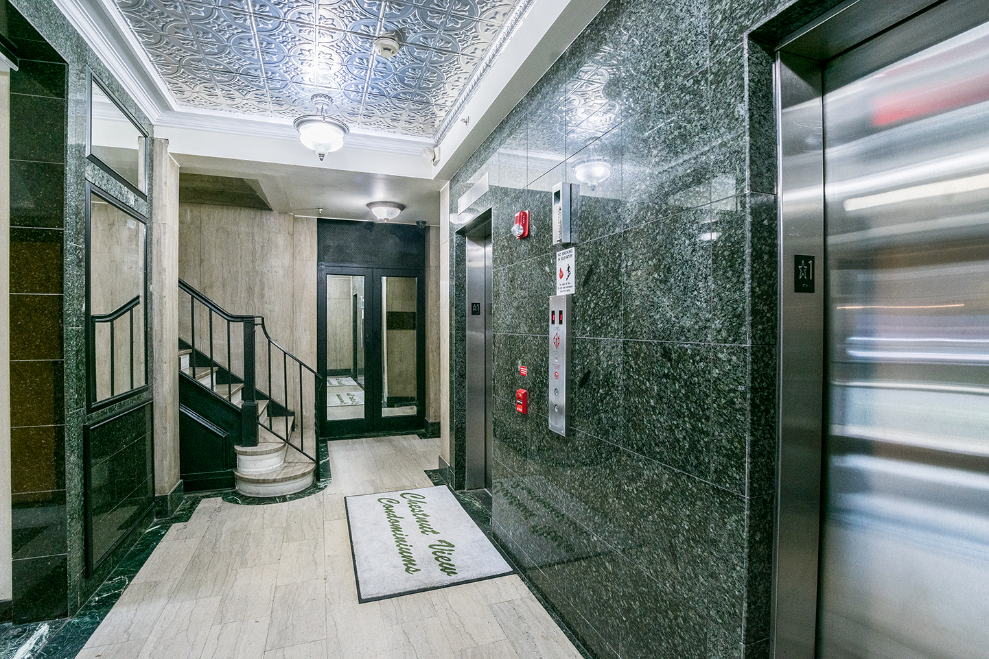 Property Photo For 1939 Chestnut St, Unit 3B