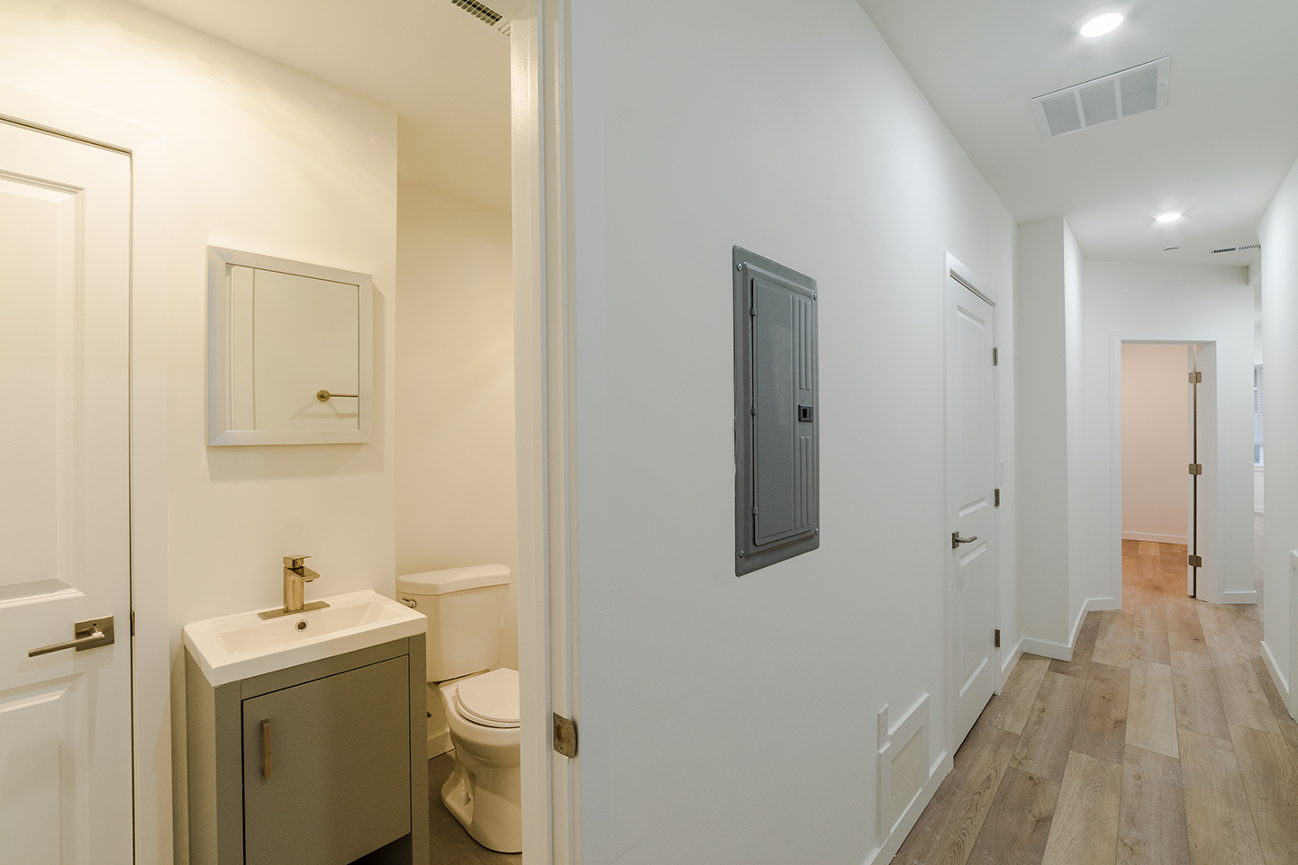 Property Photo For 1003 W Dakota St, Unit 1