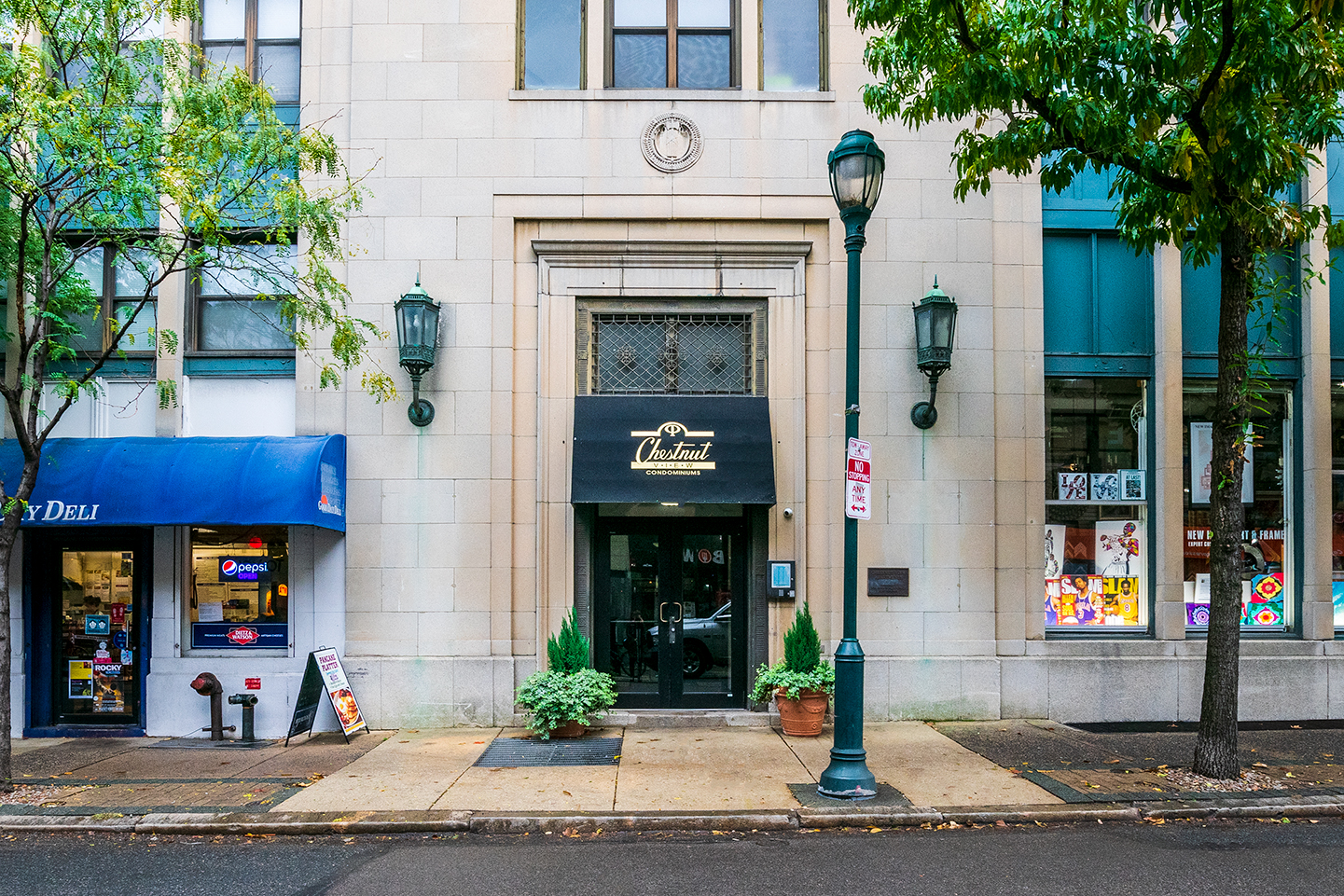 Property Photo For 1939 Chestnut St, Unit 3B