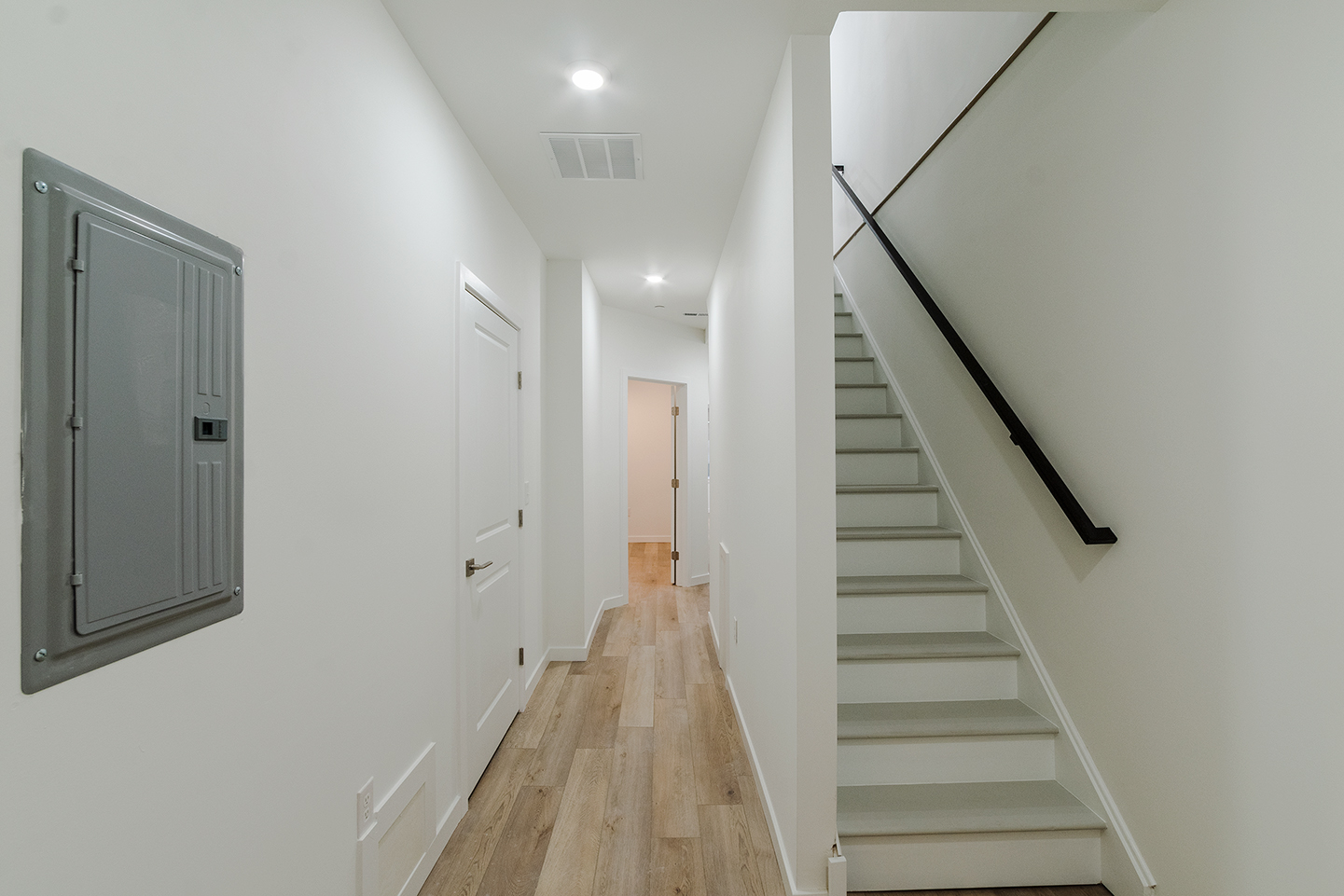 Property Photo For 1003 W Dakota St, Unit 1