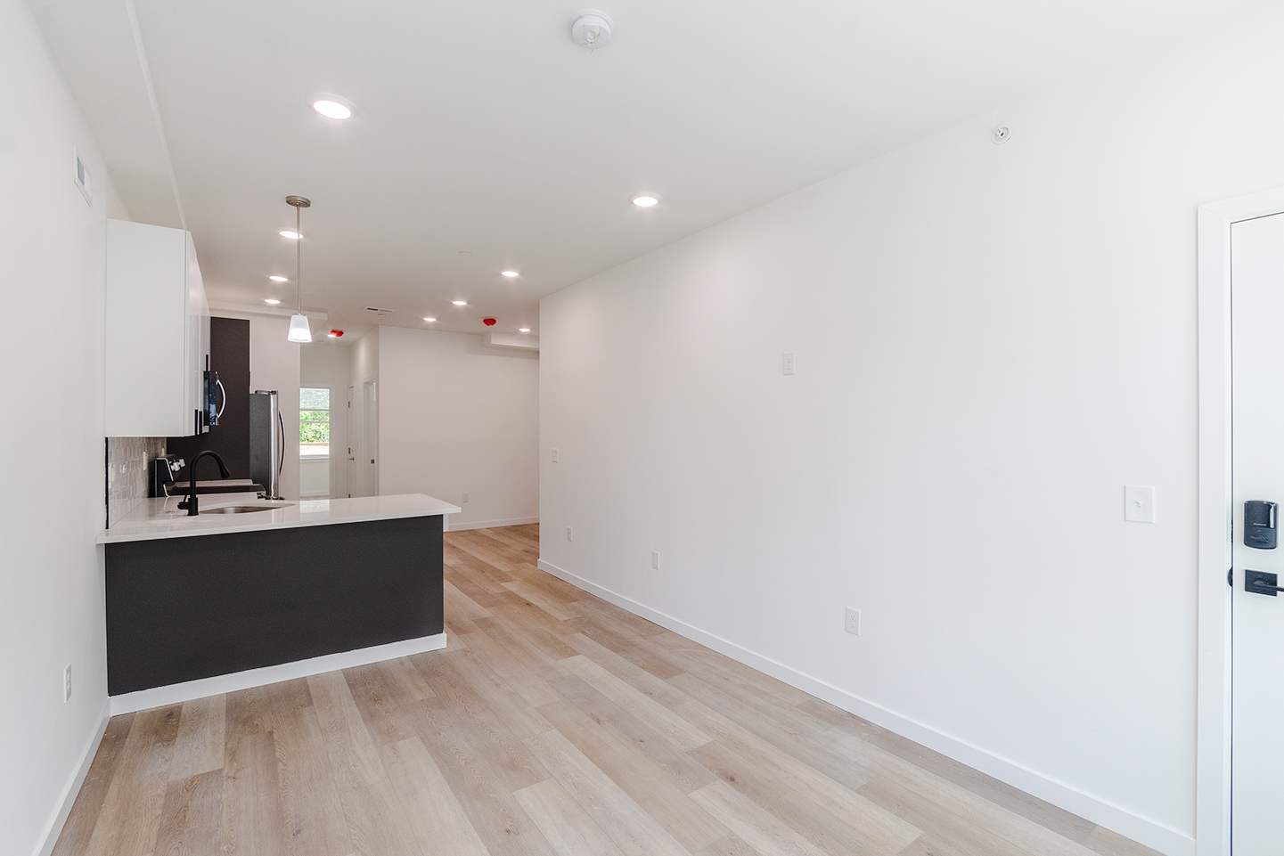 Property Photo For 1003 W Dakota St, Unit 1