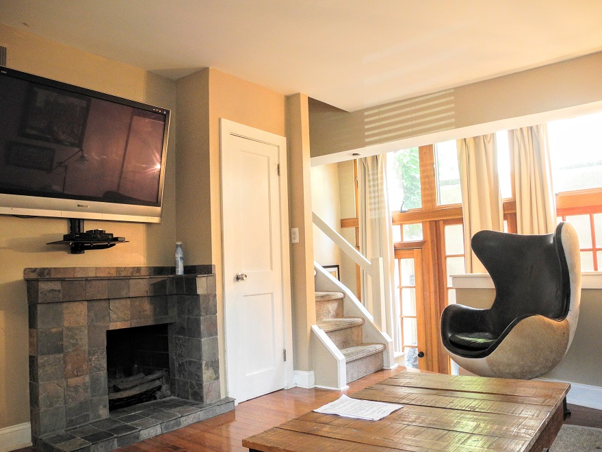 Property Photo For 1933 Rodman St