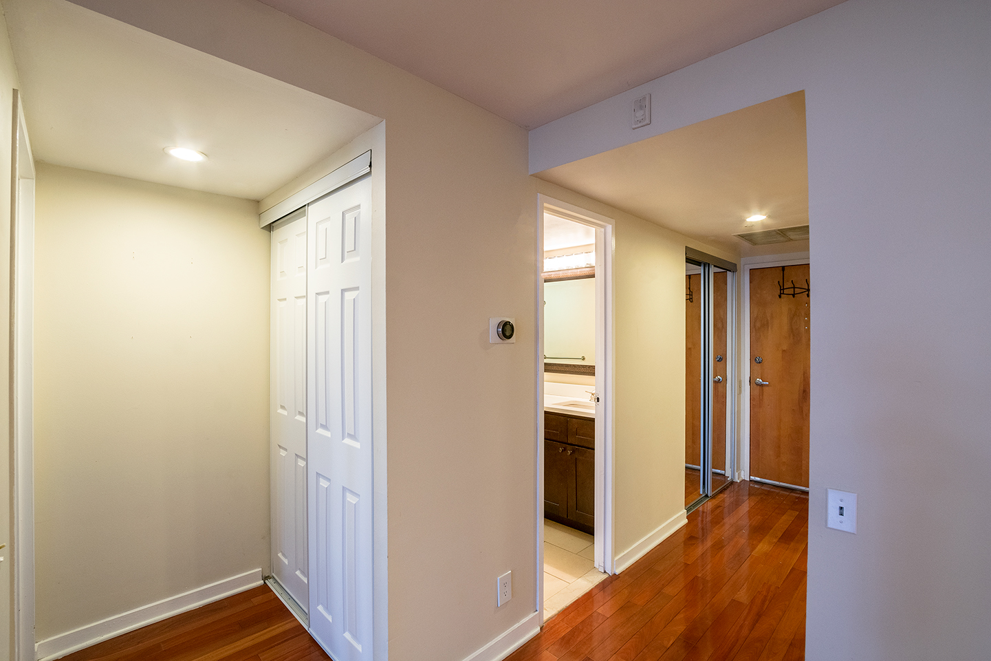 Property Photo For 301 Race St, Unit 520