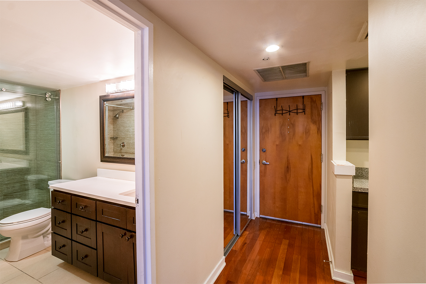 Property Photo For 301 Race St, Unit 520