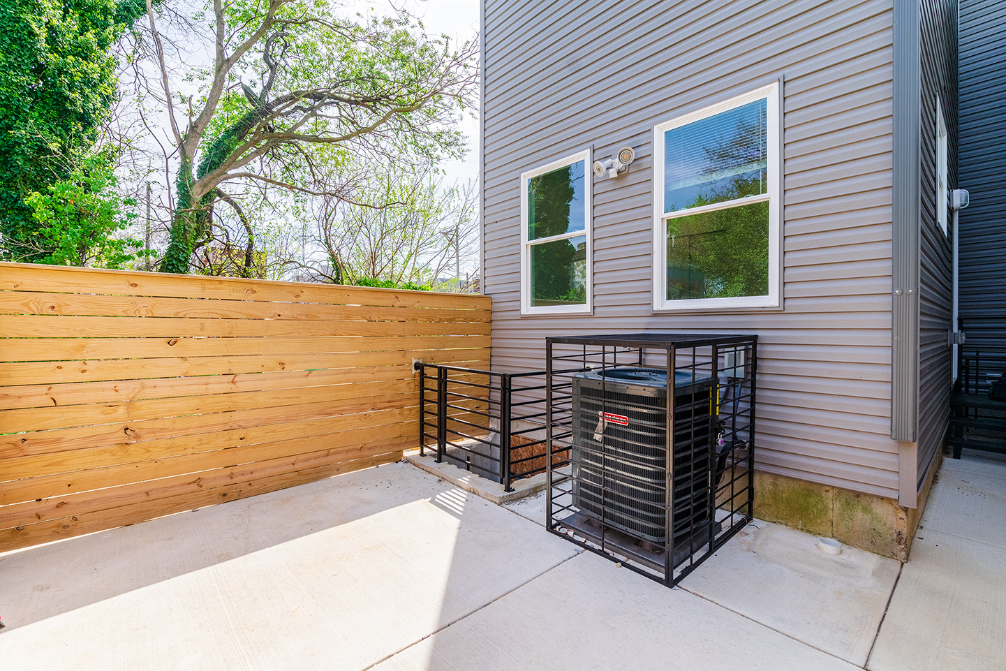 Property Photo For 1003 W Dakota St, Unit 1