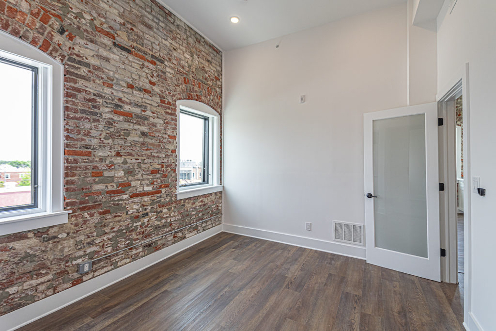 Property Photo For 1211 Bainbridge St, Unit 4A