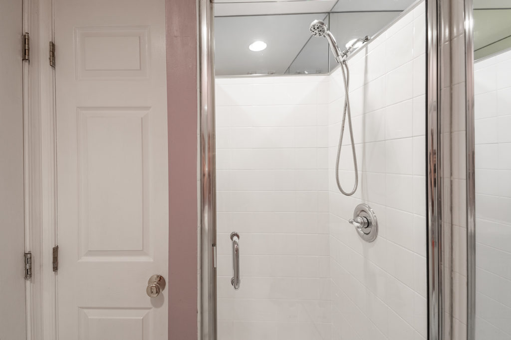 Property Photo For 1635 E. Passyunk, 2nd Flr