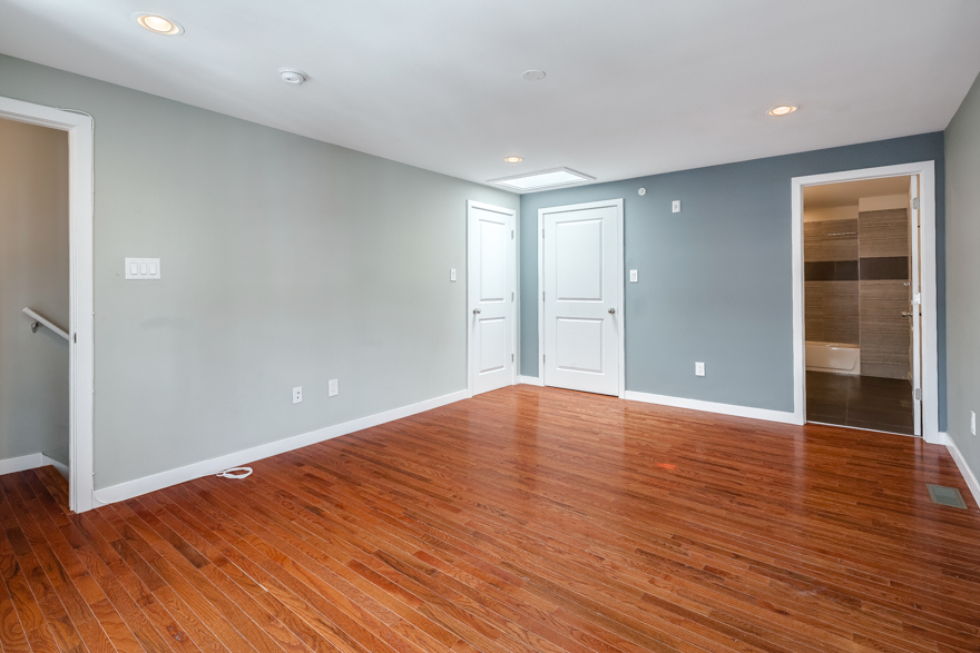 Property Photo For 301 Market St, Unit 3R