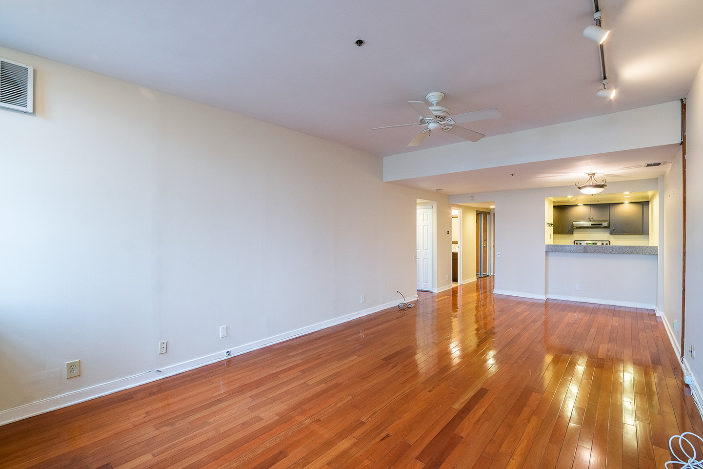 Property Photo For 301 Race St, Unit 520