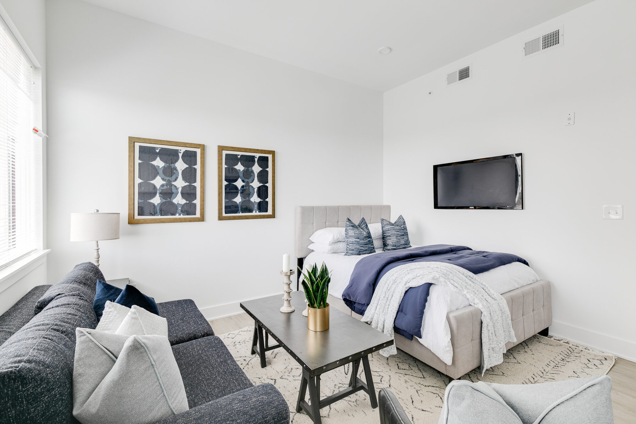 Property Photo For 2201 Washington Ave, Unit 413