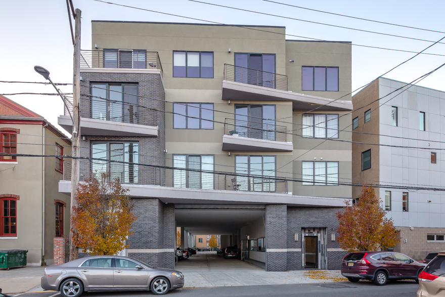 820-N-3rd-St-401-880px-9