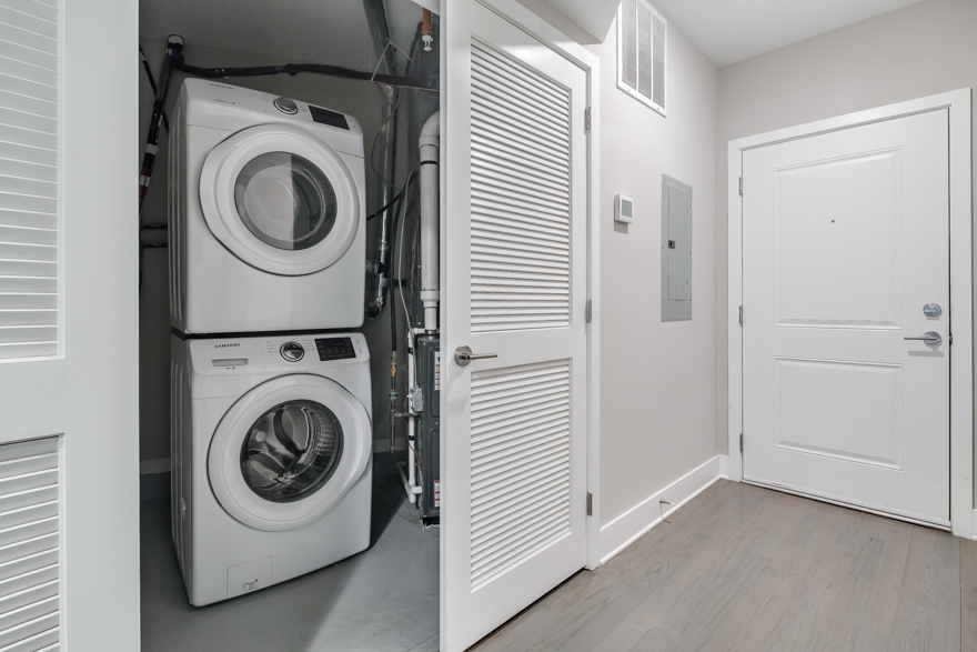 Property Photo For 1607 Catharine Street, Unit 1H