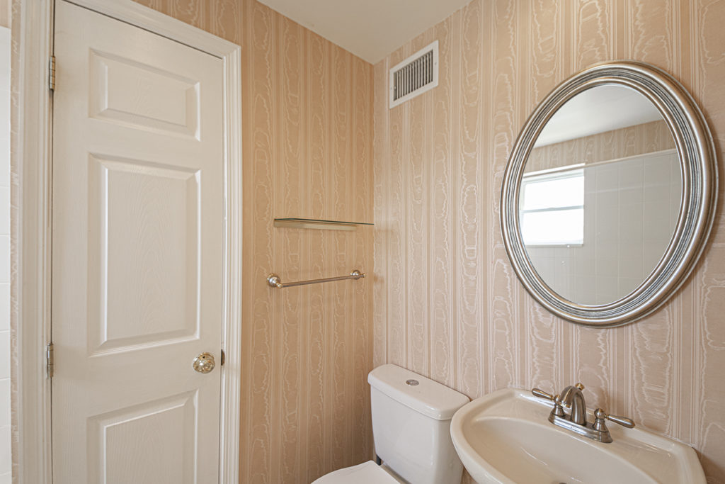 Property Photo For 1635 E. Passyunk, 2nd Flr