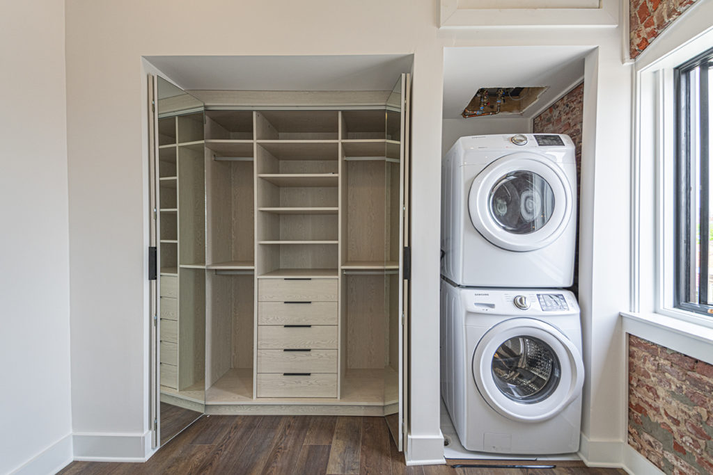 Property Photo For 1211 Bainbridge St, Unit 4A