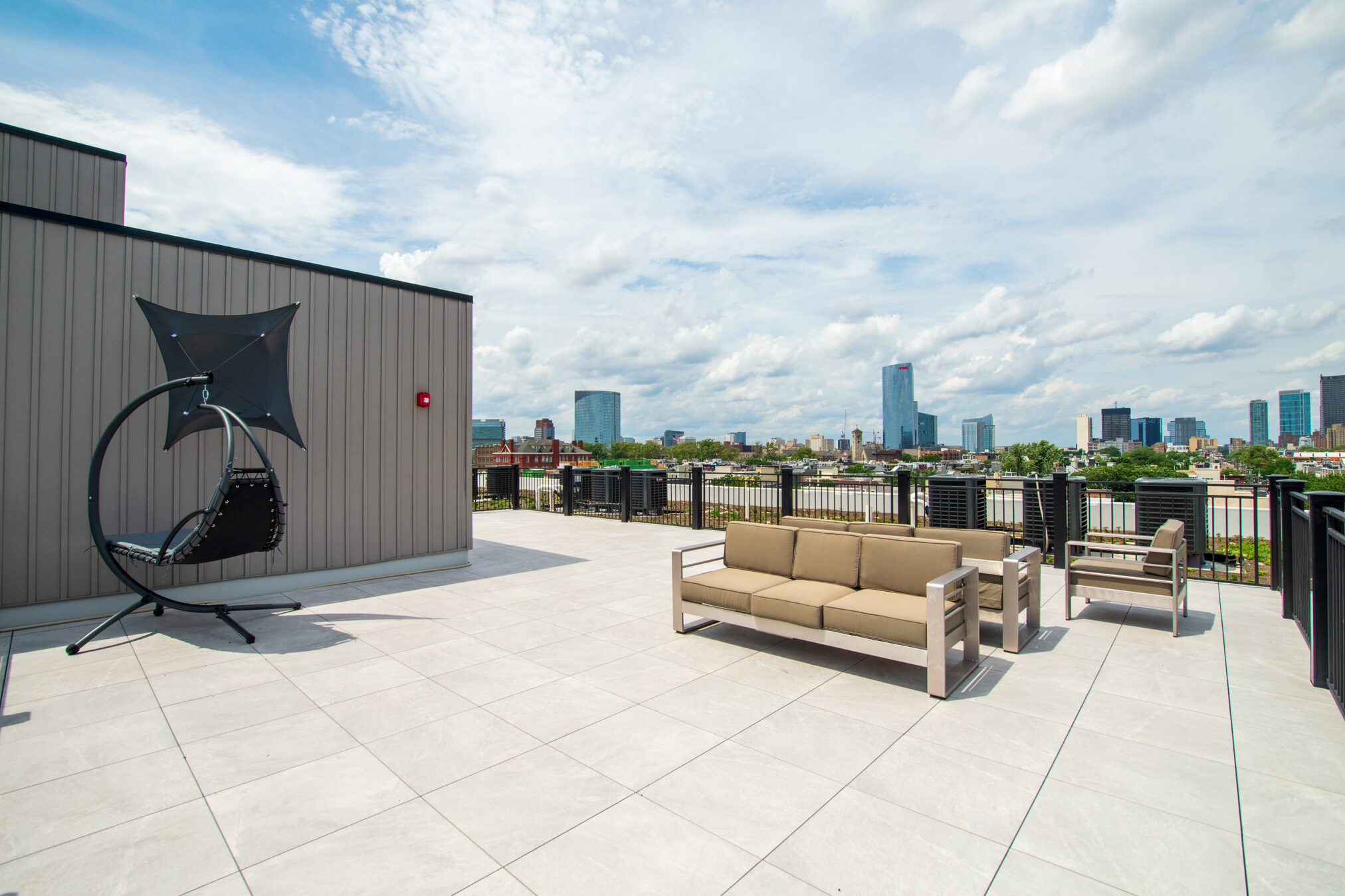 Property Photo For 2201 Washington Ave, Unit 413