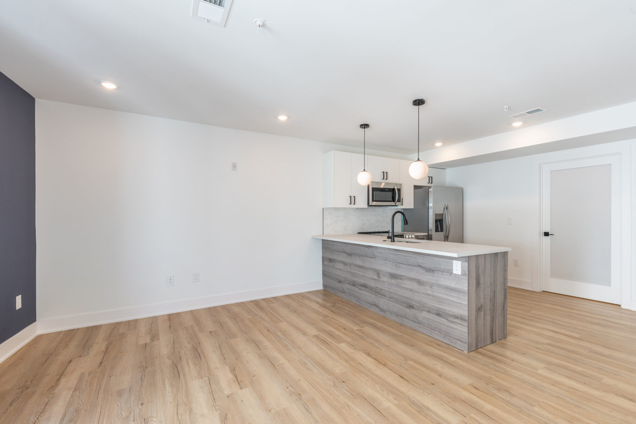 Property Photo For 629 W Girard Ave, Unit 607