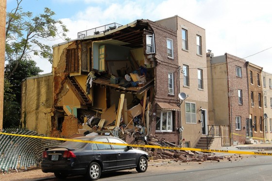 Collapsed-house-2300-560x373