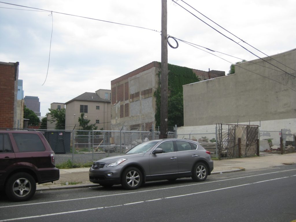 1600 block fairmount.JPG