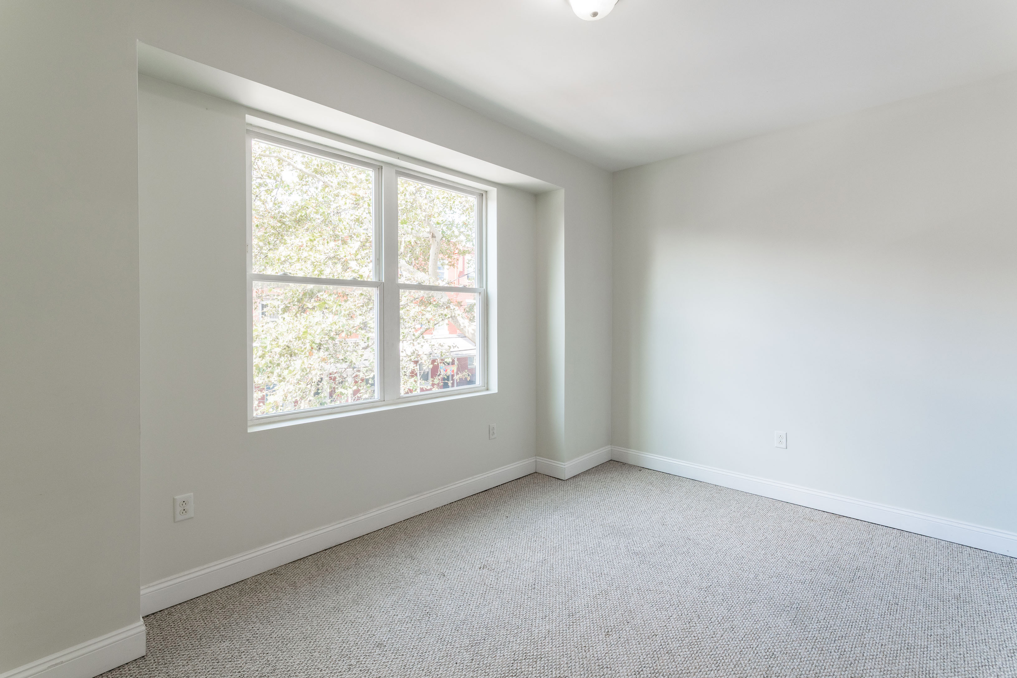 321 N Preston St_Unit 2 (Vacant)_-09