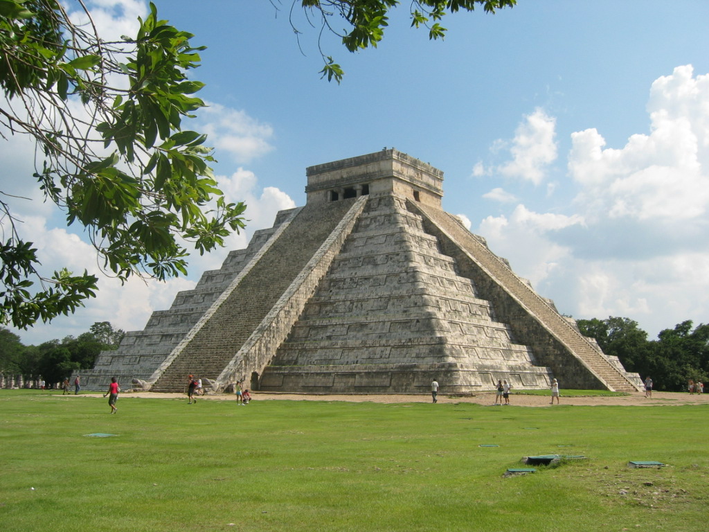 Chichen-Itza_El_Castillo