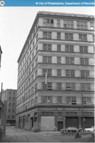york5 The Willow Street tracks were still visible in 1960. This view is from 4th St. York is at the corner on the left. Image from Phillyhistory.org