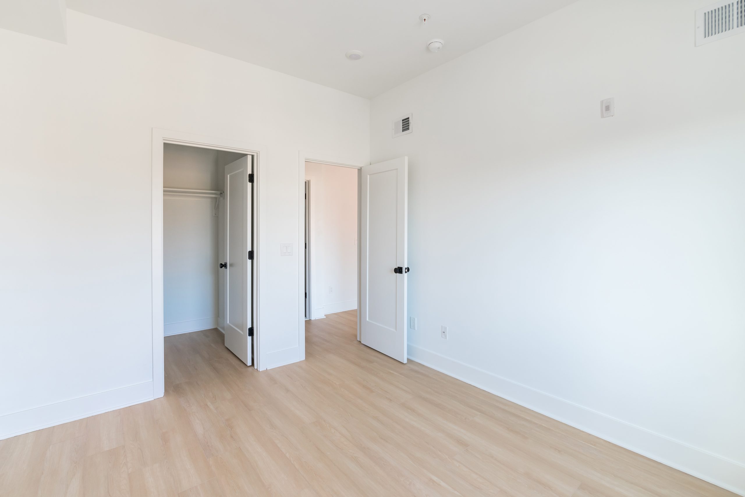 4200 Lancaster Ave_ Unit 304_ -08