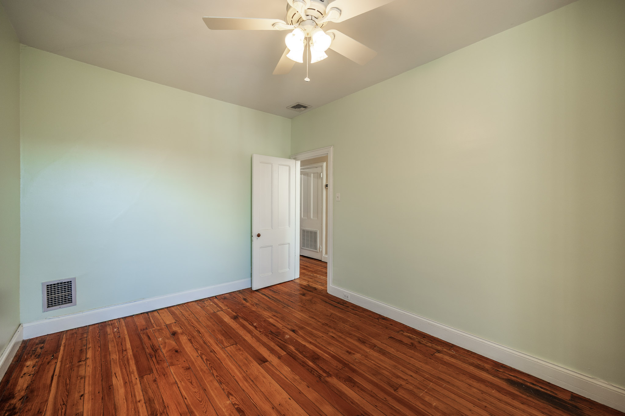 206 S 43rd St (Vacant)_-36