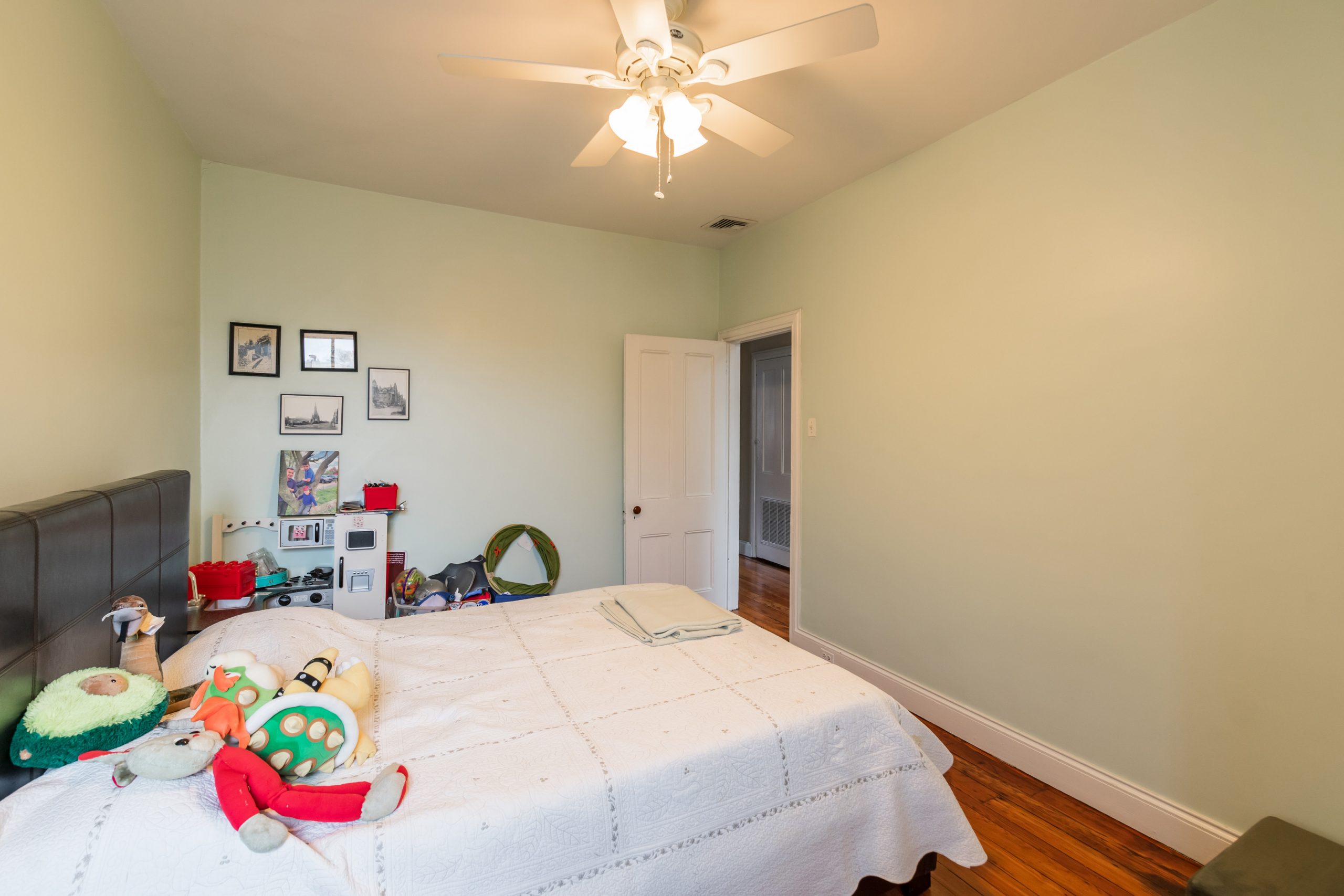 206 S 43rd St_-31