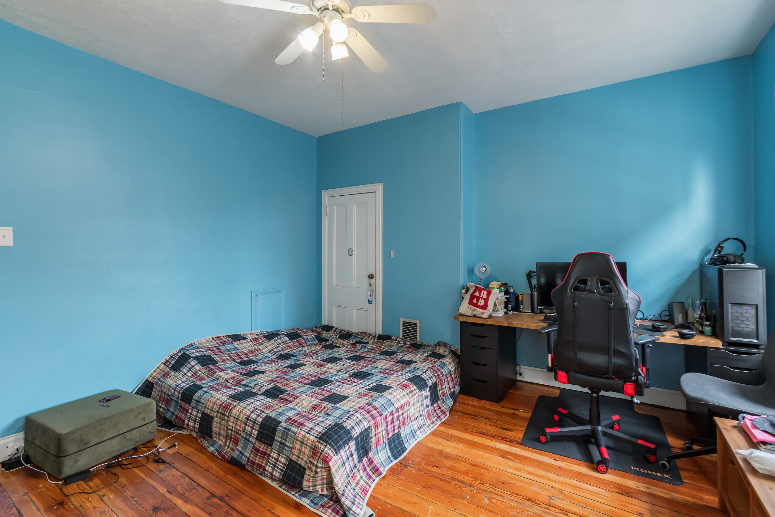 206 S 43rd St_-35