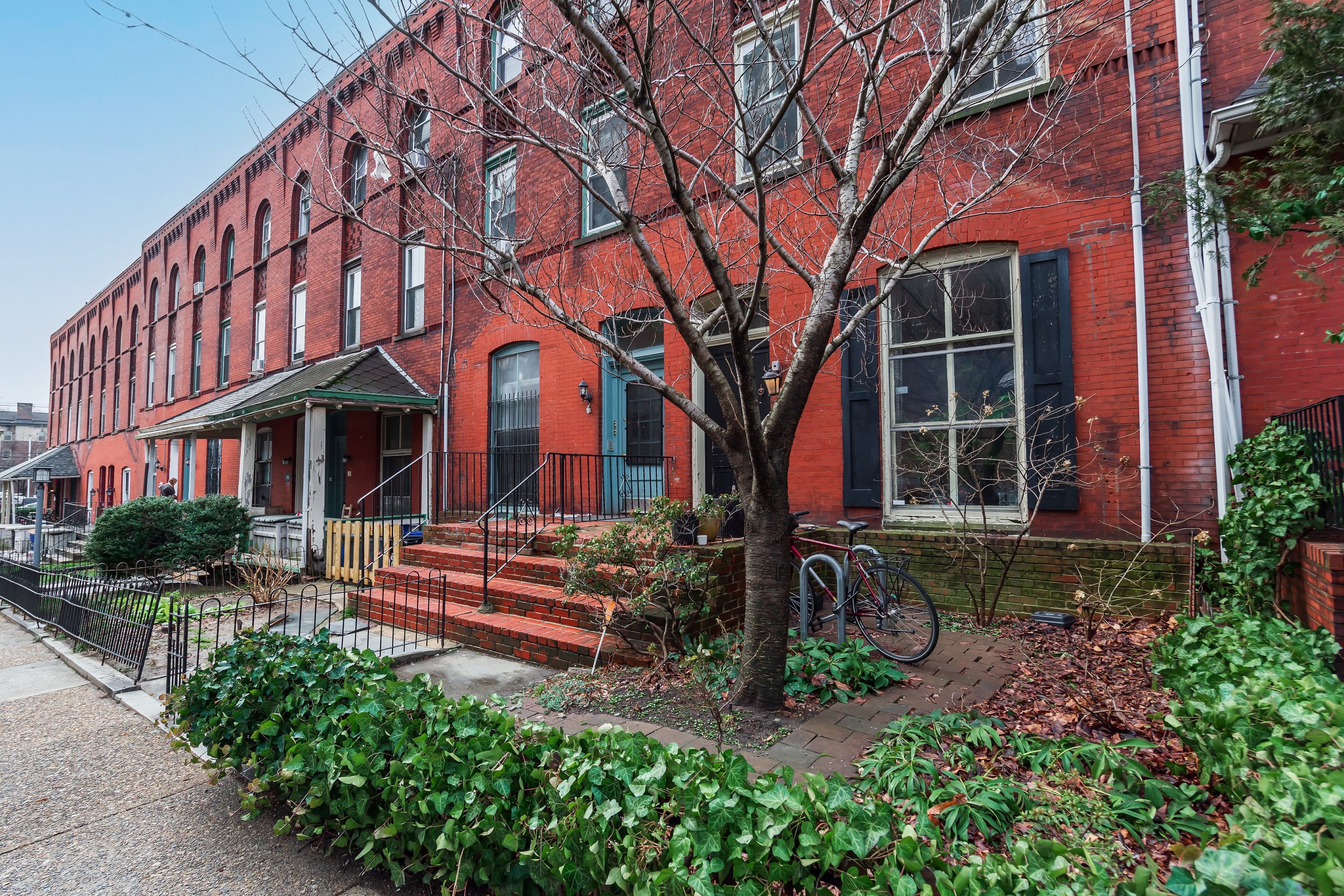 206 S 43rd St_-38