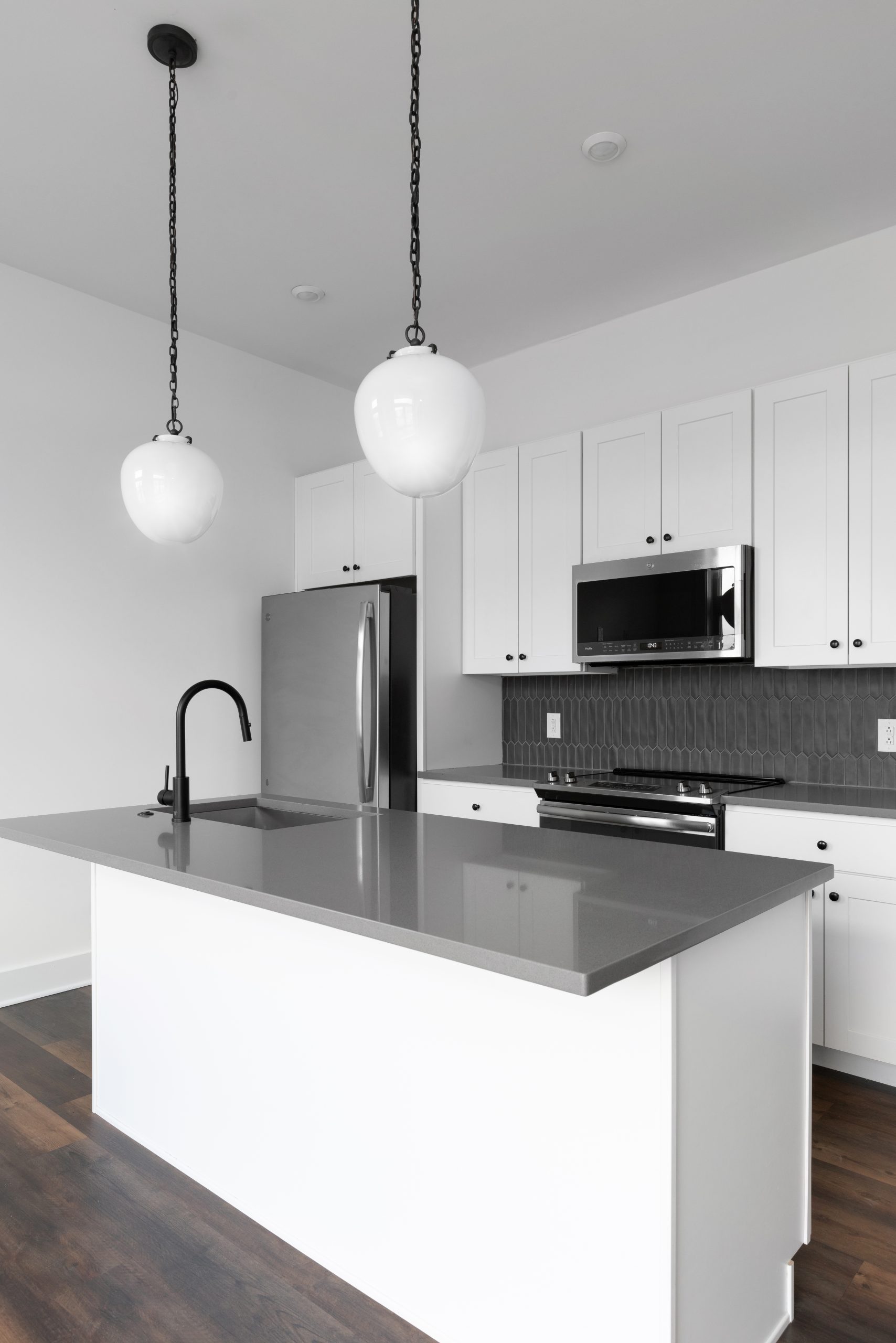 2940 W THOMPSON ST WEFILMPHILLY-5