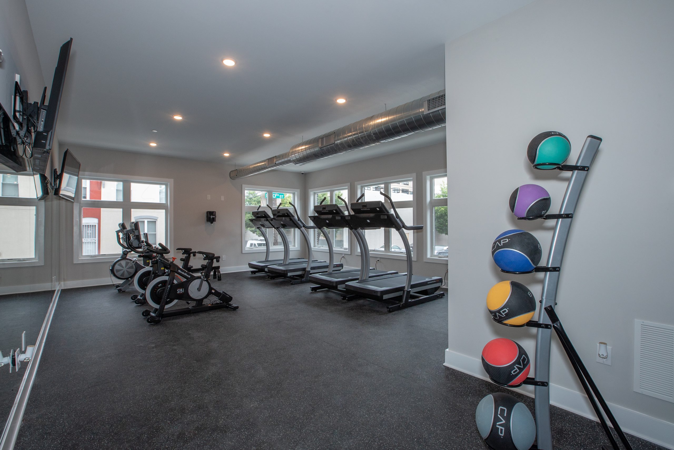 THE PORTER AMENITIES SDG WEFILMPHILLY-04713