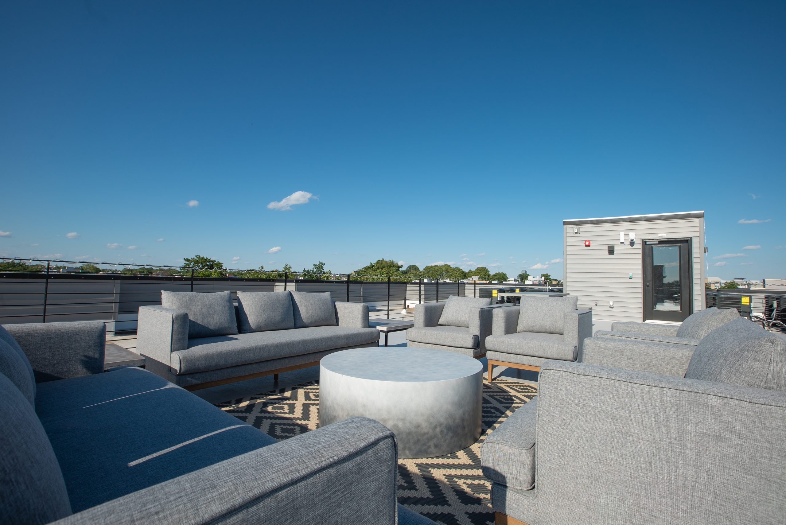 THE PORTER ROOF DECK DAY SDG WEFILMPHILLY-04780