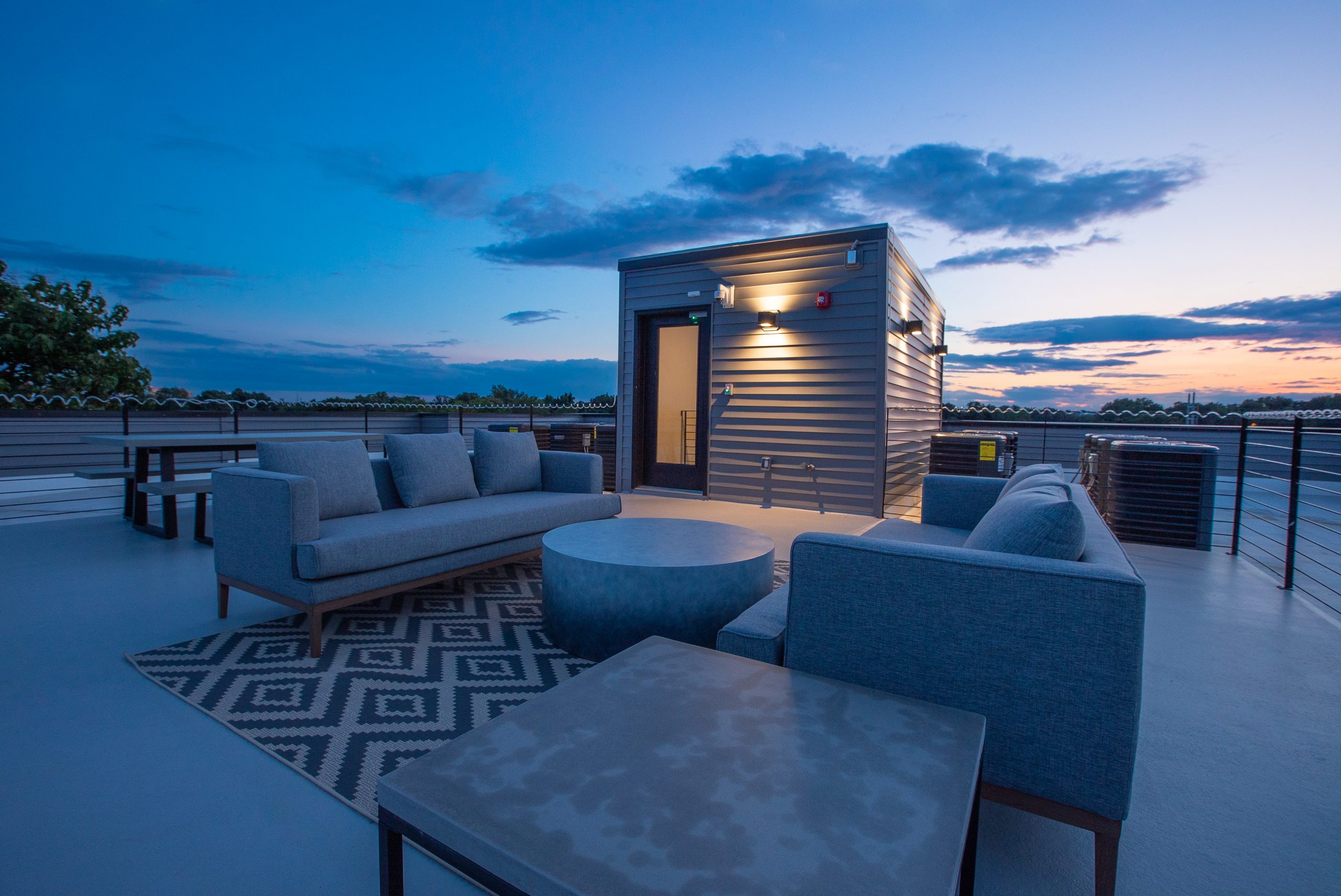 THE PORTER ROOF DECK SUNSET SDG WEFILMPHILLY-04910