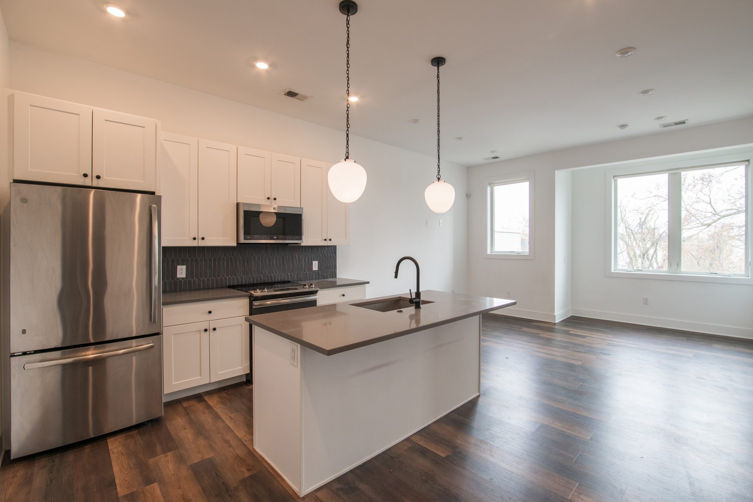 2940 W Thompson St_Unit 403_-01