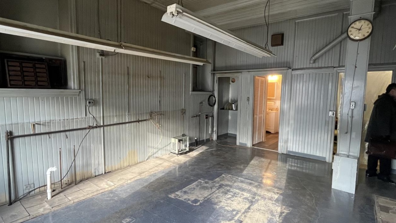 04-MainSt-05 Interior Office