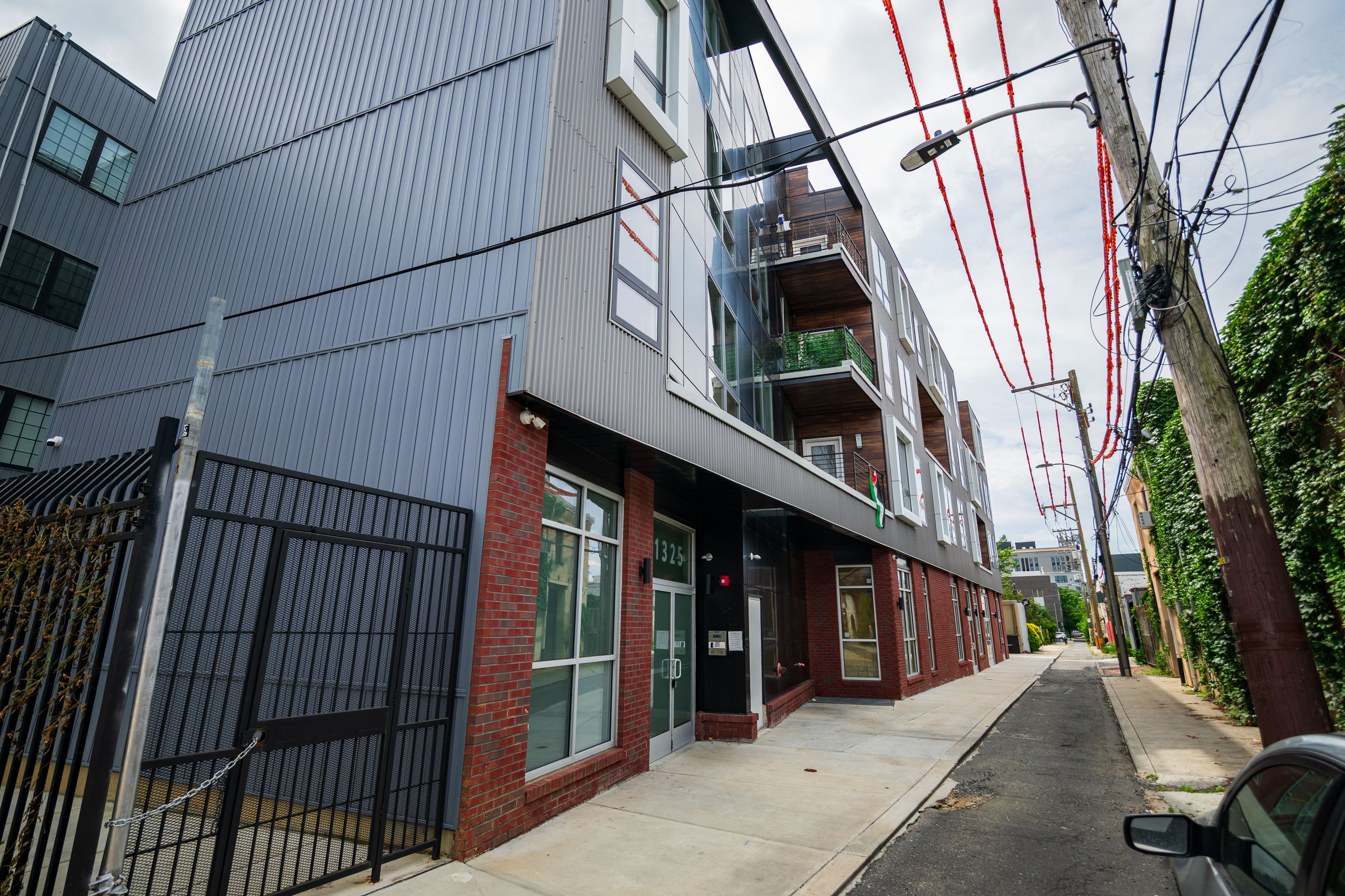 1325 N Lee St_Exteriors_-1