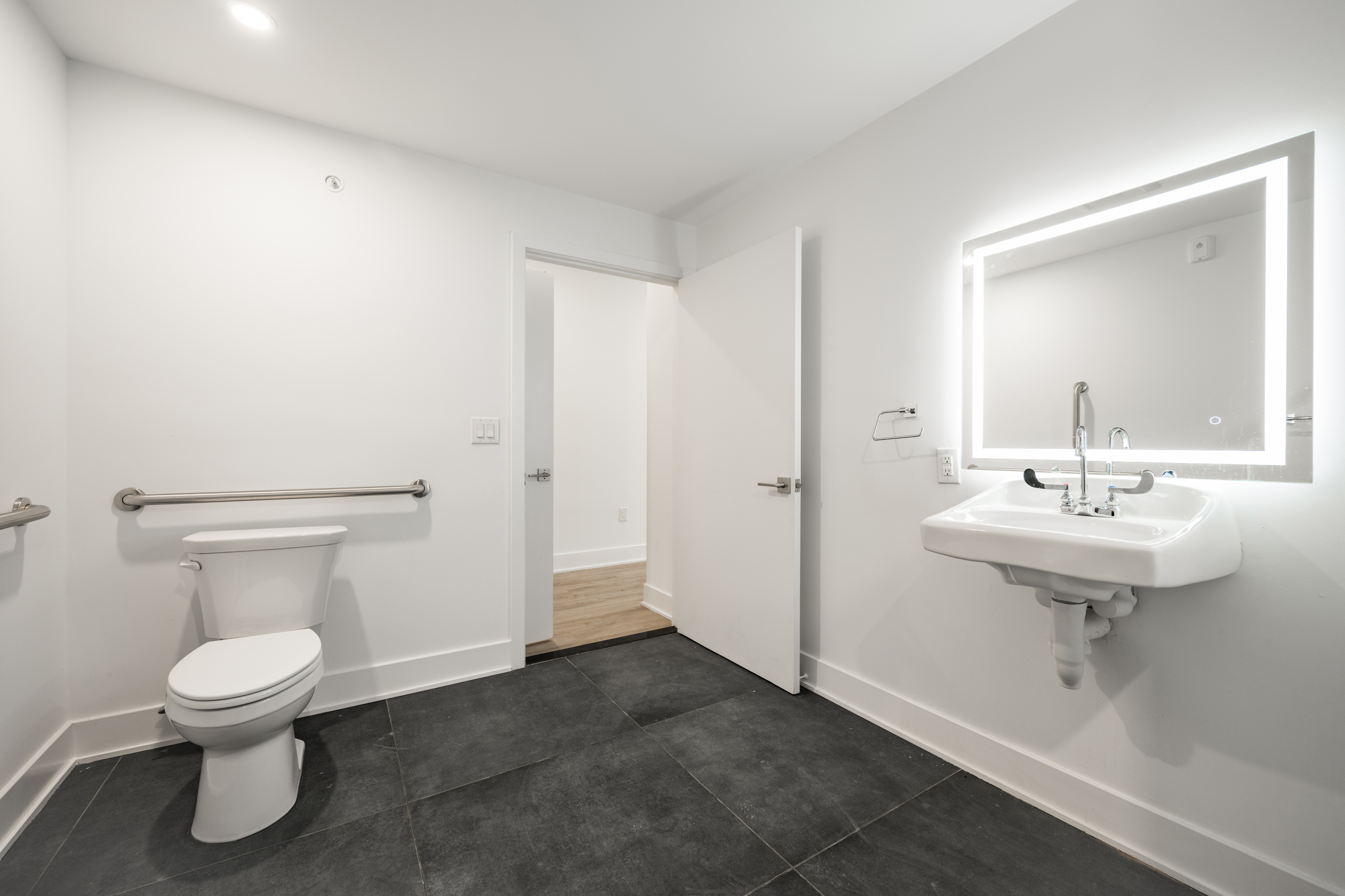 1325 N Lee St_Unit 400 (ADA)_-8